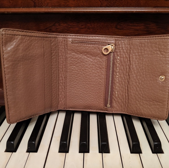 Marc By Marc Jacobs Wallet - Picture 3 of 8